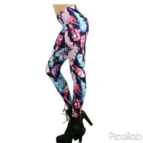❣Boho Feather Leggings - Picture 5 of 7